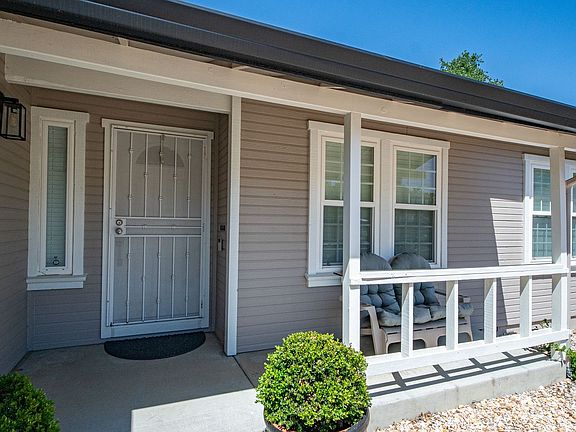 5th image of 245 Christine Dr