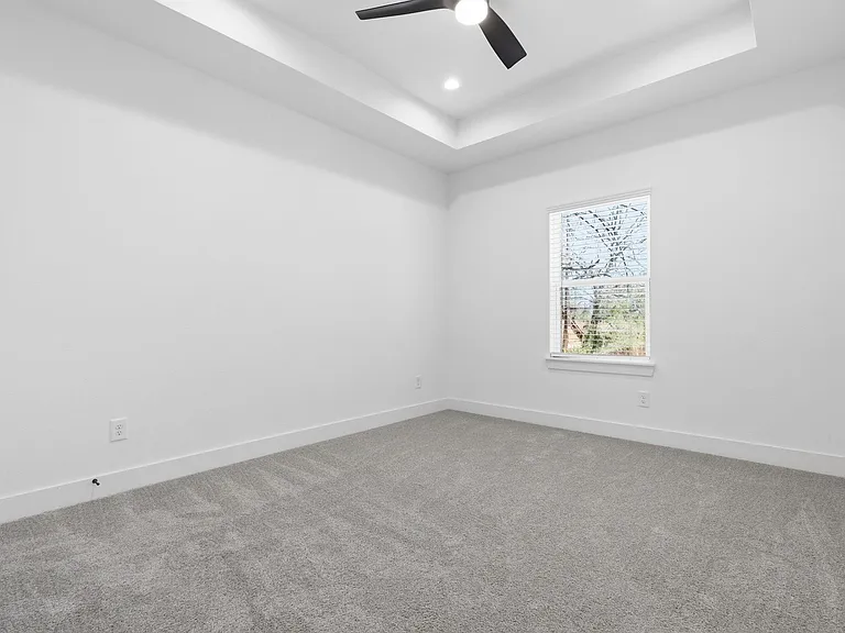8805 Parkway Dr — Photo 20