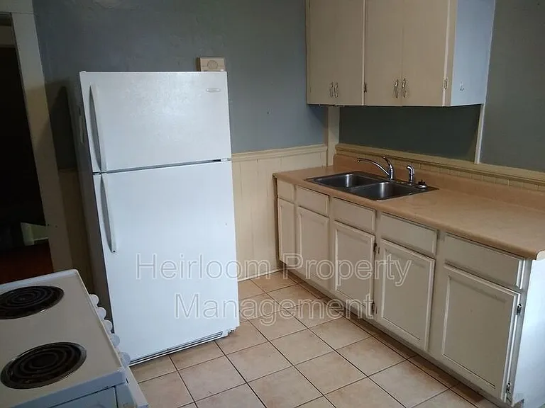 1205 E 2nd St — Photo 6
