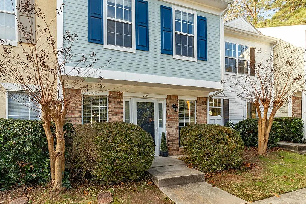 2018 Briar Ct — Photo 2