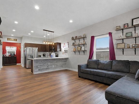 4th image of 120 McGee Ave
