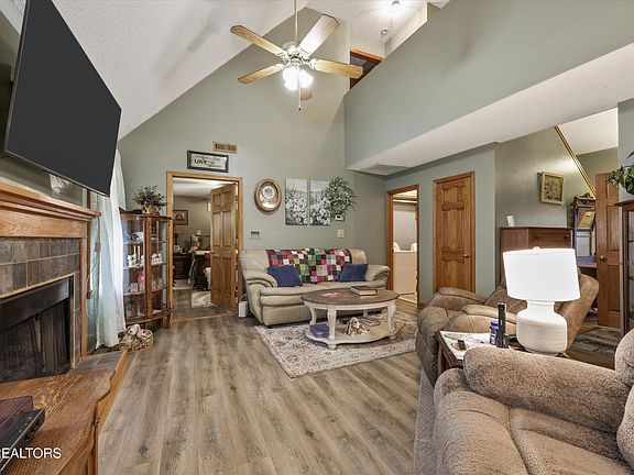 5th image of 7605 Applecross Rd