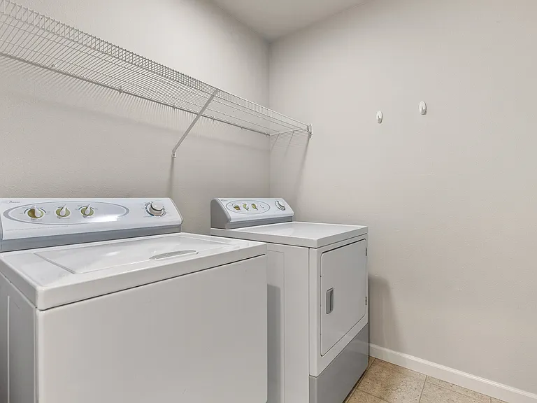 6434 N Descartes Dr — Photo 22