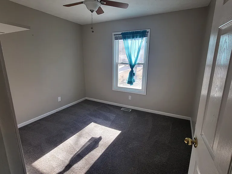 885 Long Branch Cir — Photo 8