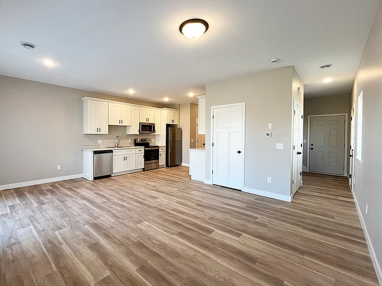 2325 Excel Dr — Photo 8