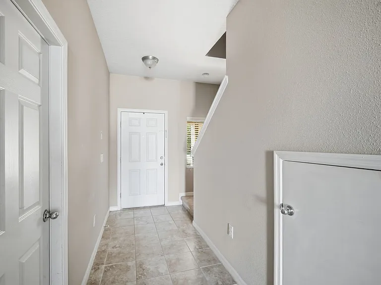 7031 Woodchase Glen Dr — Photo 4