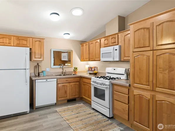 3565 Sylvan Pines Circle, Bremerton, WA 98310