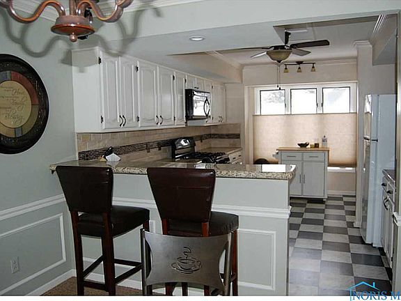 5th image of 2937 Stoneleigh Dr