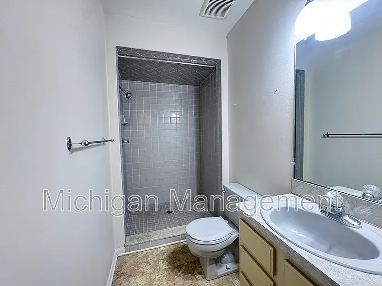 173 Algansee Dr — Photo 46