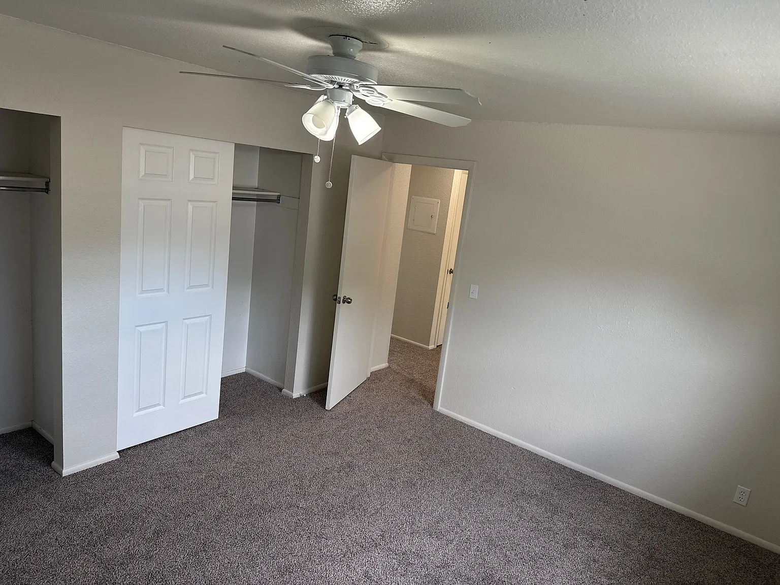 2 bed, 1.5 bath, 1014 sqft, $1,450 — Photo 3
