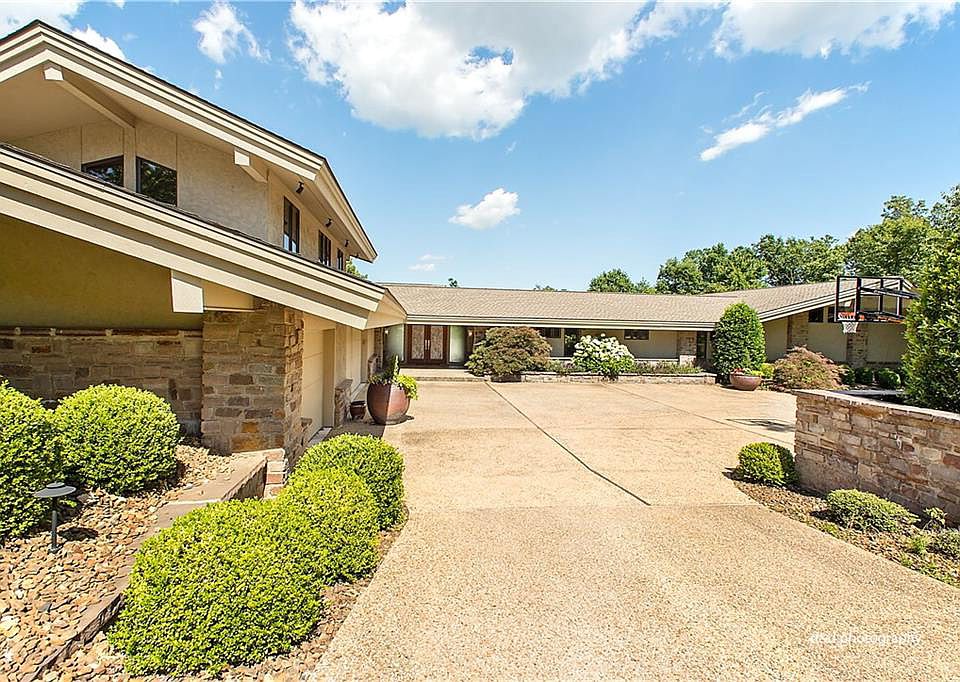 1st image of 5221 N Prestwick Cir