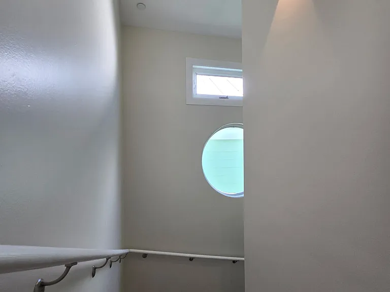 322 Amelia St — Photo 15