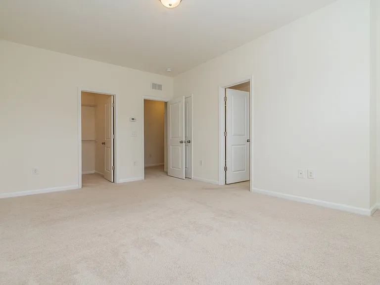 1004 Historic Cir — Photo 10