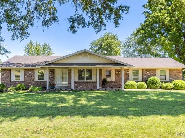 1054 Blue Wing Dr, Saint Charles, MO 63304