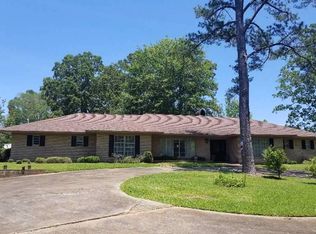 102 Airline Ter, Pearl, MS 39208