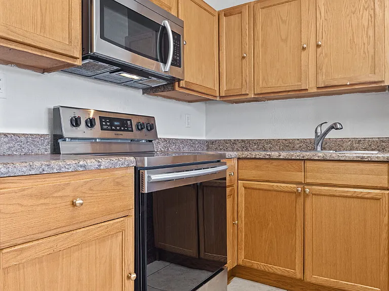3005 W Kathleen St — Photo 9