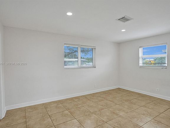 5th image of 5081 SW 94th Way