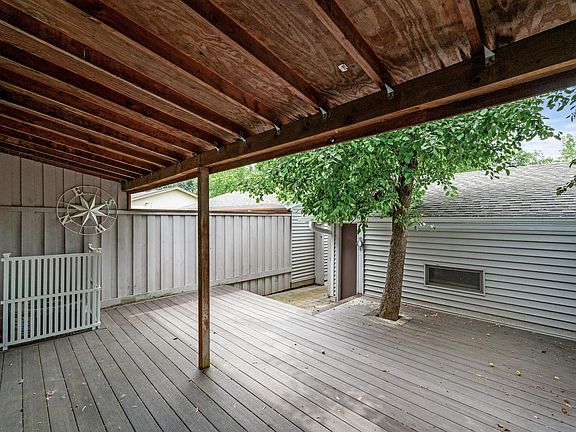 2nd image of 6621 Gretchen Ln N