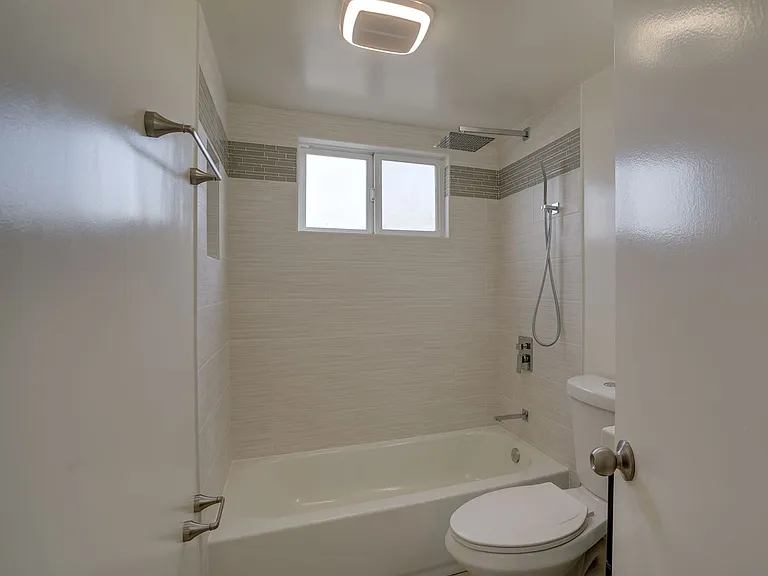 304 Bungalow Dr — Photo 6