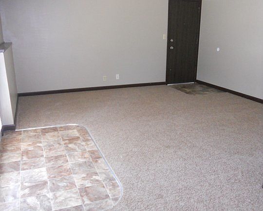 5th image of 919 Valley View Dr APT 12