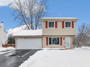 2730 Dorothy Dr, Aurora, IL 60504