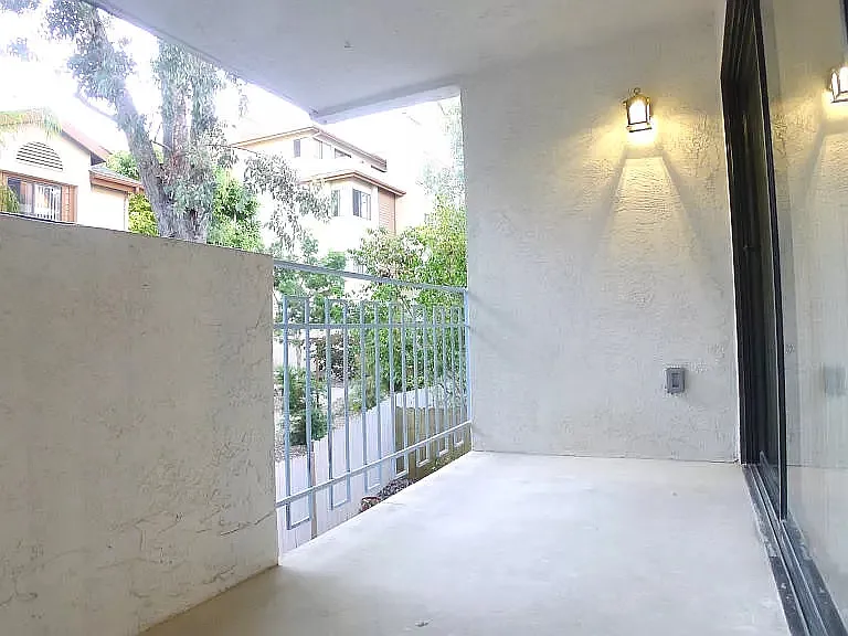 8332 Regents Rd #1K — Photo 9