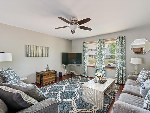 3rd image of 2621 W 38th St