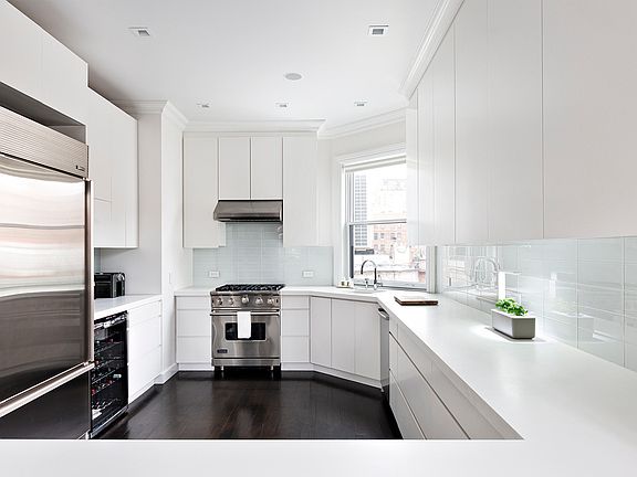 4th image of 102 W 75th St APT 61
