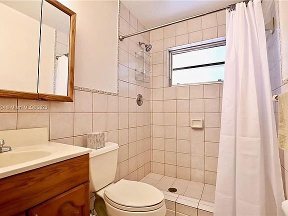 5th image of 2346 SW 17th Ave #2