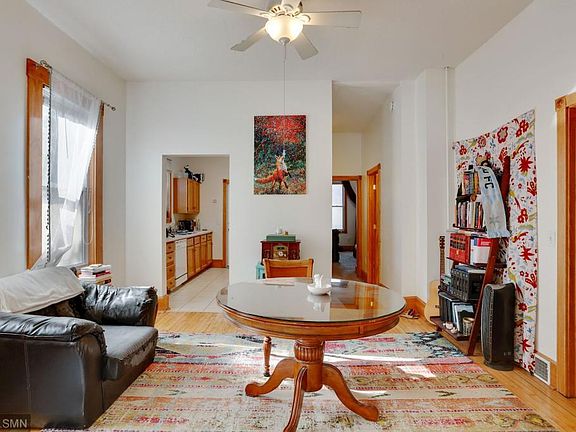 3rd image of 1004 18 1/2 Ave NE