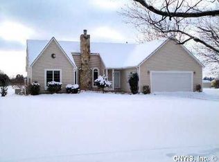 320 Dodge Ave, Sackets Harbor, NY 13685
