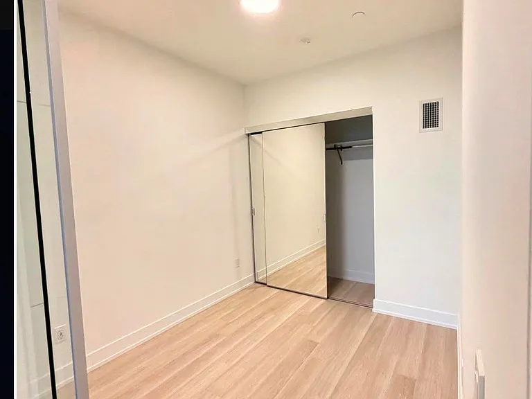 60 Central Park Dr #Penthouse 02 — Photo 9