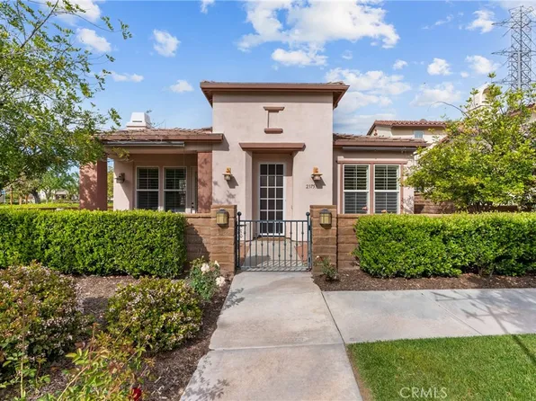 23753 Maple Leaf Ct, Santa Clarita, CA 91354