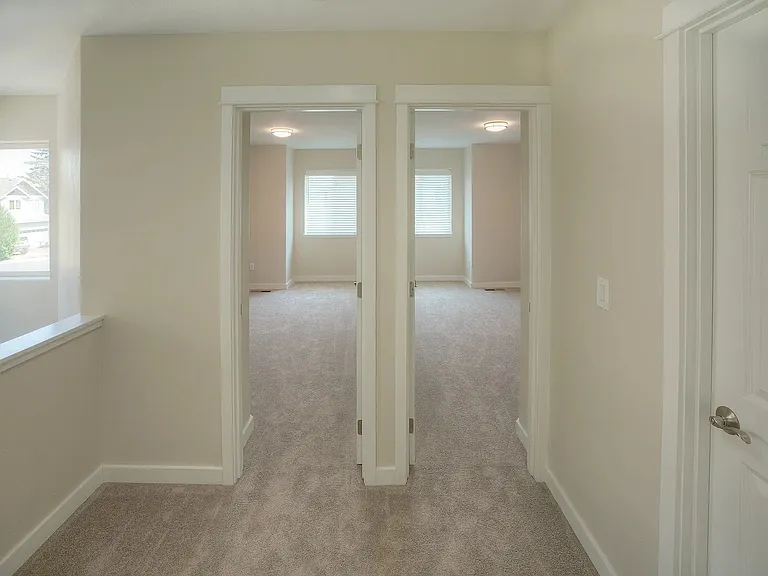 137 SW Cascade Mountain Ct — Photo 17