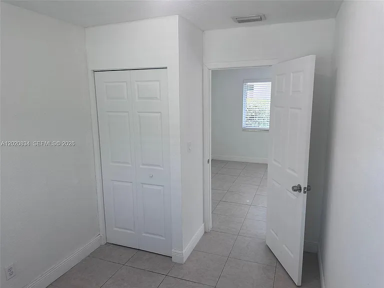 2806 SW 35th Ave #1 — Photo 11