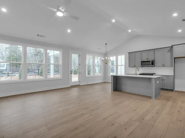 2552 Butlers Green Cir, Chattanooga, TN 37421