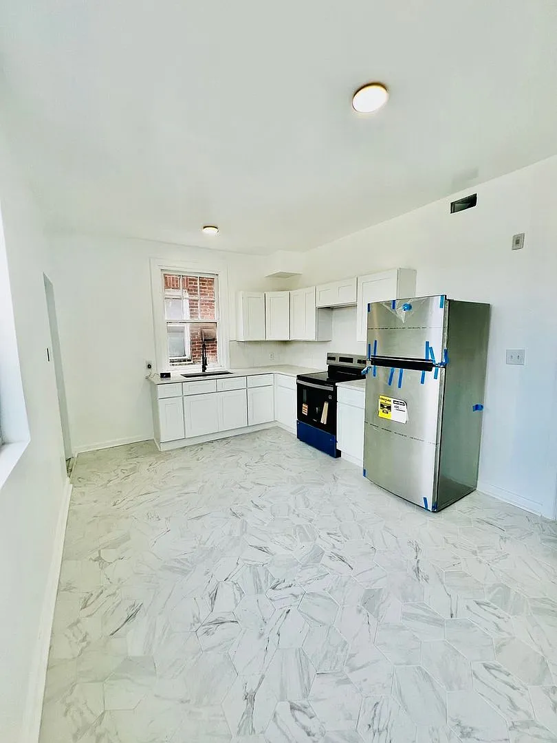 Charming 2BR 1BA Apartment in Cedarbrook! — Photo 1