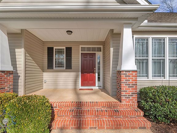 3rd image of 33 Mulligan Dr