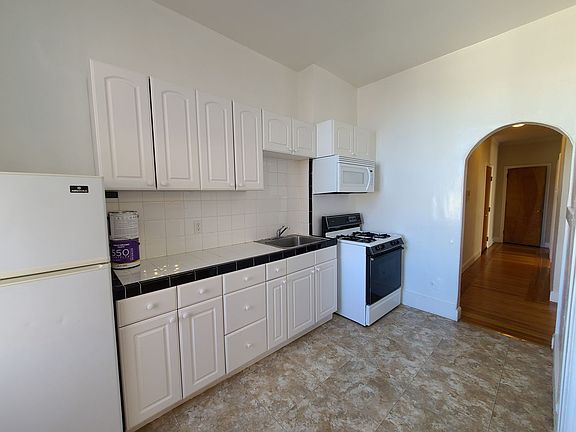 4th image of 549 Fell St APT 10