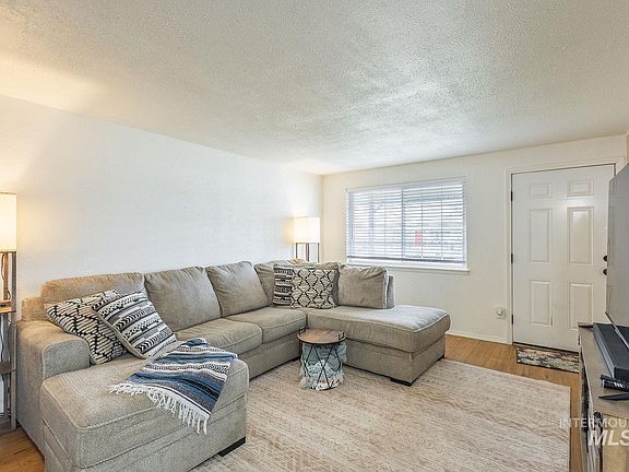 4th image of 1408 N Lucille Ave