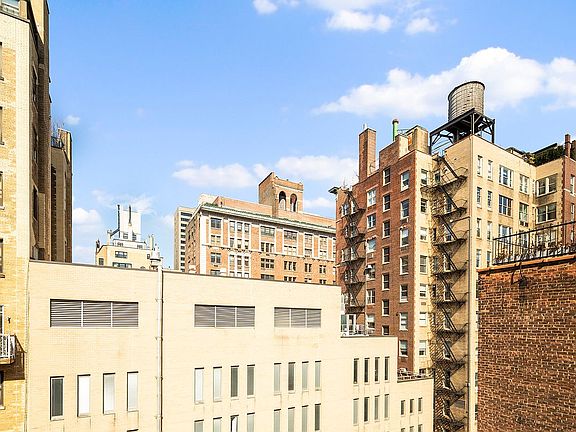 3rd image of 61 E 77th St APT 9C