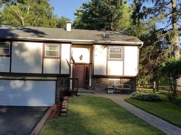 26339 N Hickory Ave, Mundelein, IL 60060