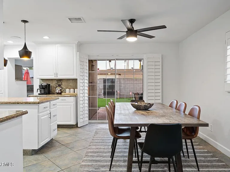 8336 E Sells Dr — Photo 5