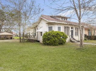 307 Main St, Bay Saint Louis, MS 39520