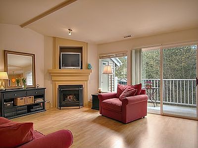 3rd image of 25235 SE Klahanie Blvd #104
