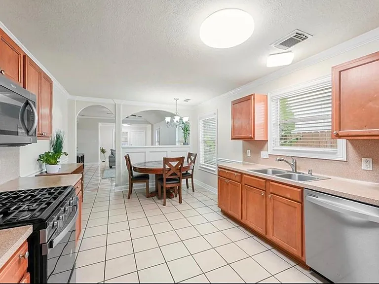 1614 York Creek Dr — Photo 13