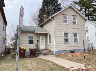 902 S State Ave, Freeport, IL 61032