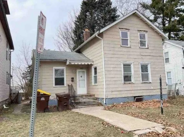 902 S State Ave, Freeport, IL 61032