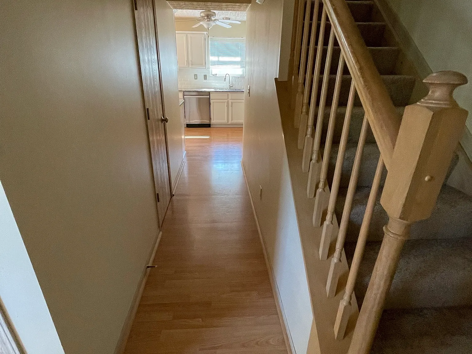 3 bed, 2.5 bath, 1296 sqft, $2,400 — Photo 2