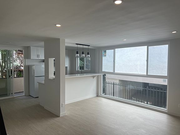 3rd image of 2441 N Beachwood Dr #6